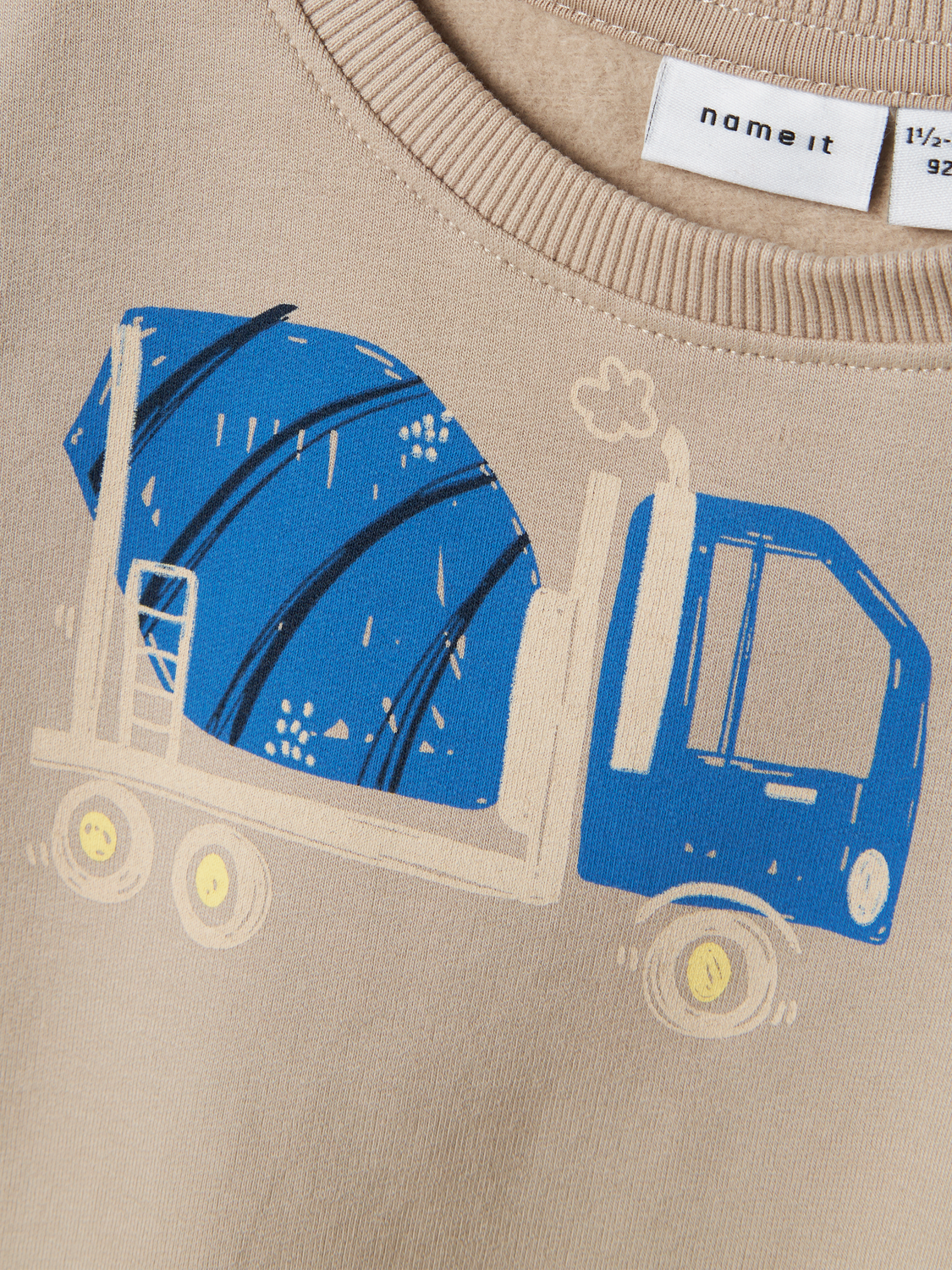 model_shot-front_full